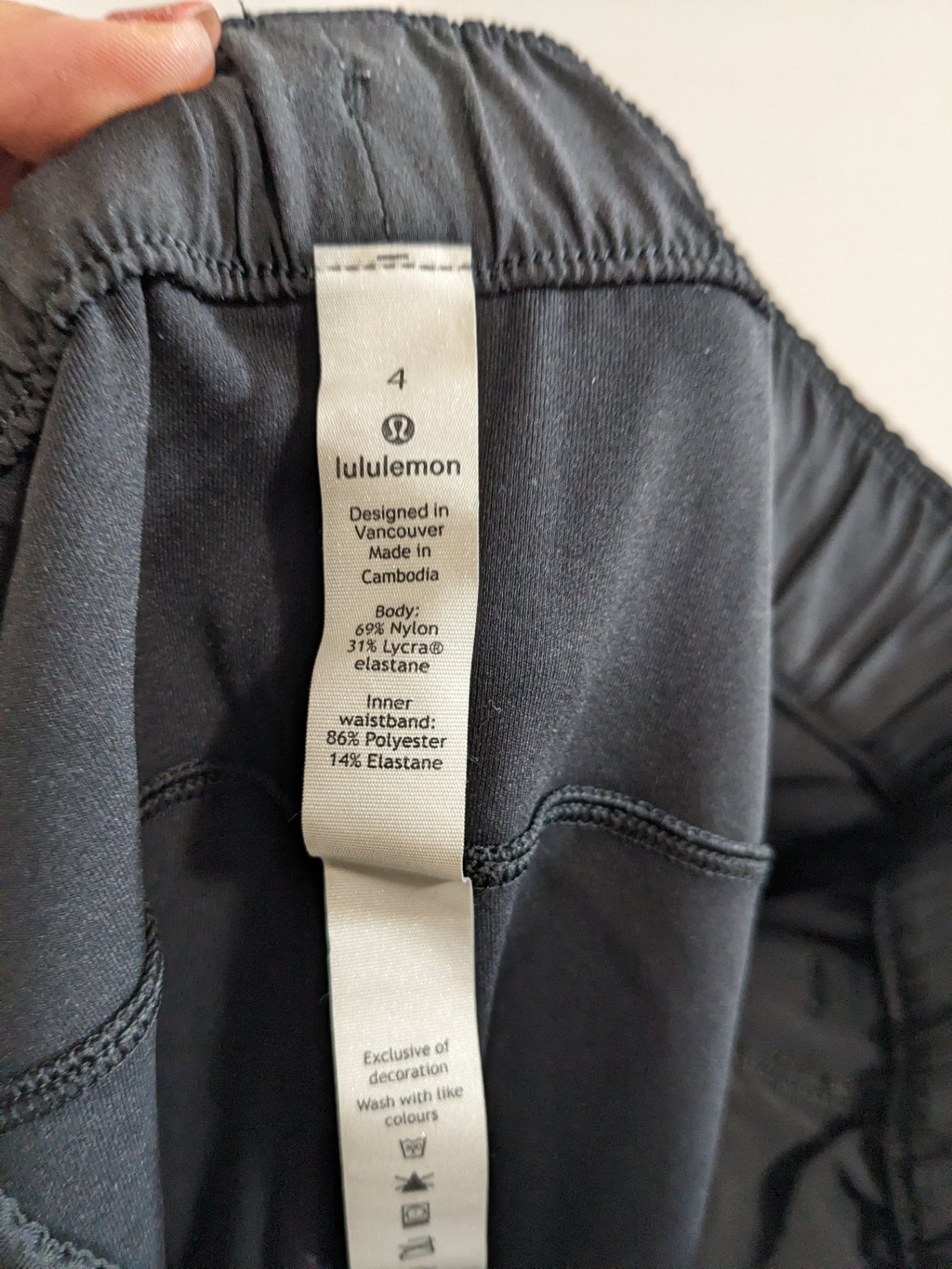 Lululemon Black On The Fly Pants - sz 4