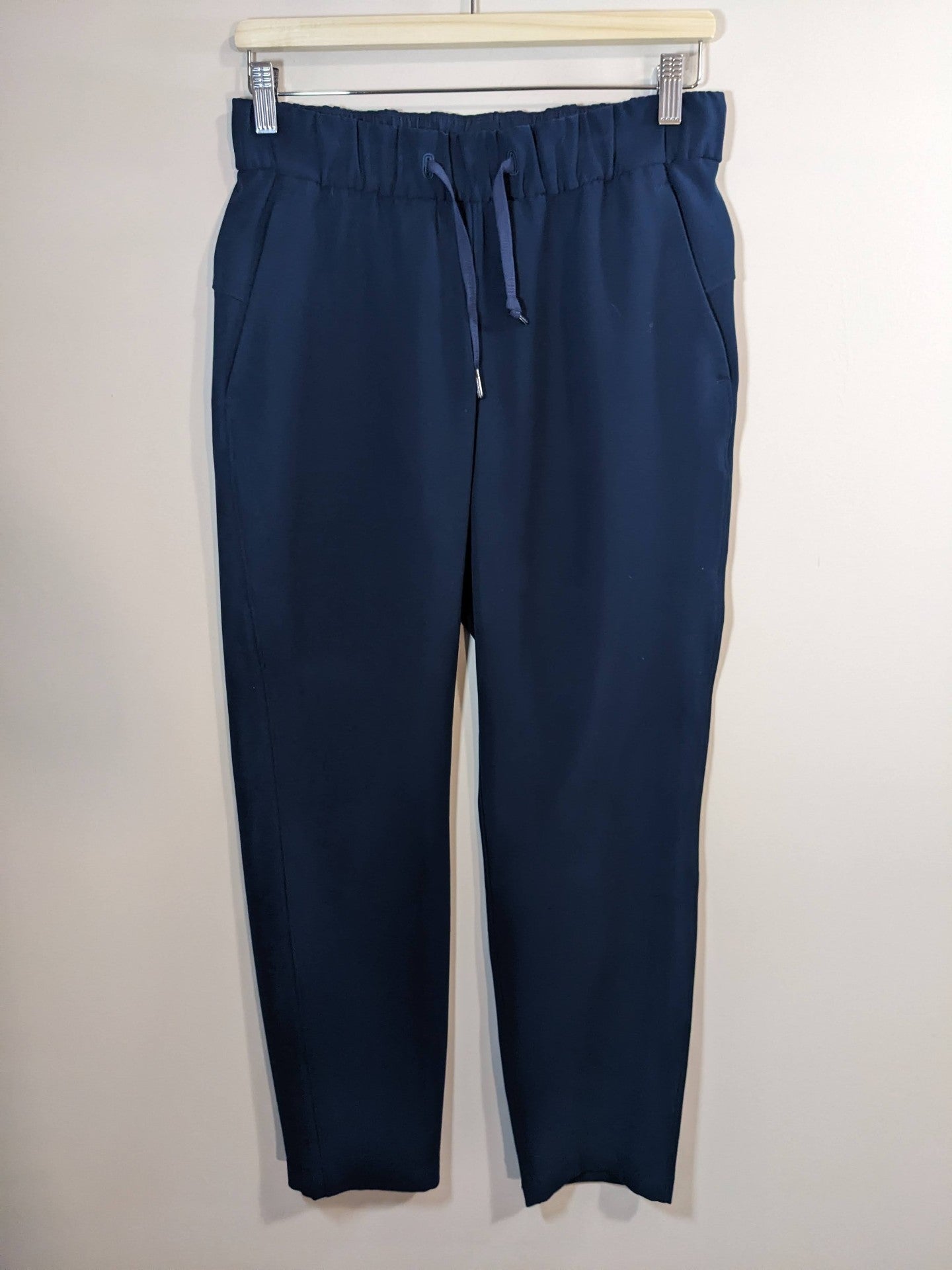 Lululemon Navy On The Fly Pants - sz 6