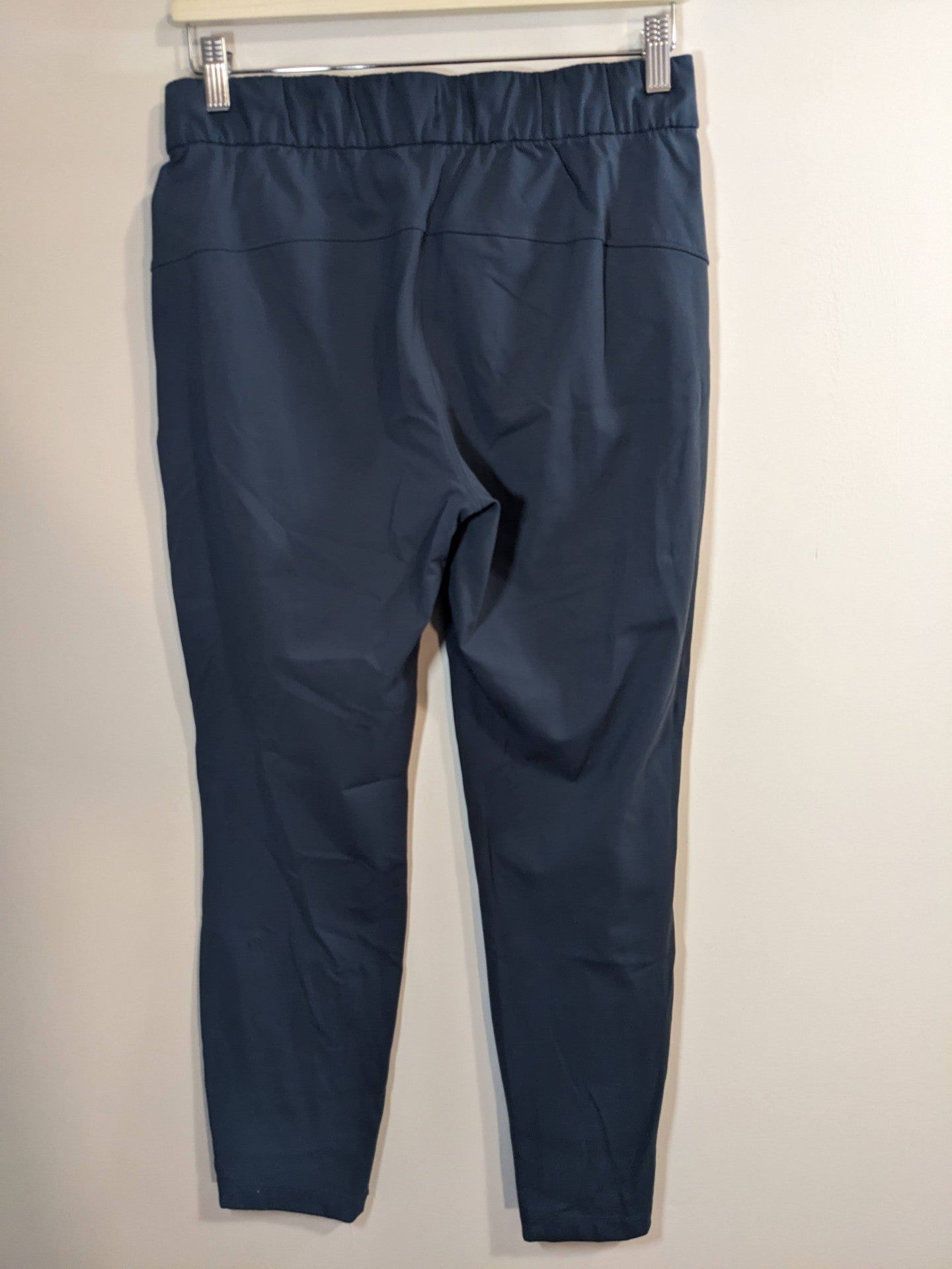Lululemon Slate Grey On The Fly Pants - sz 6