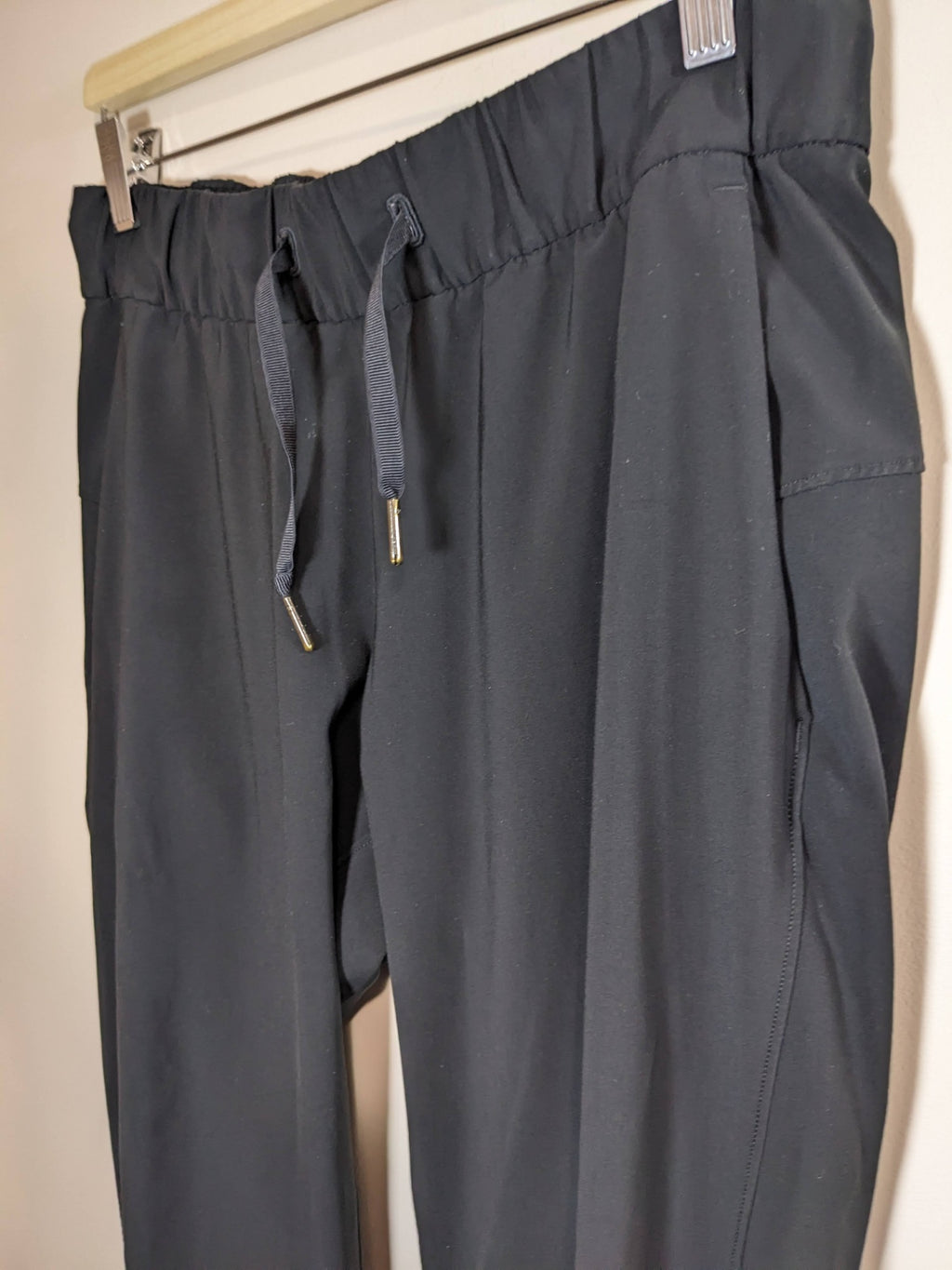 Lululemon Black On The Fly Pants - sz 6