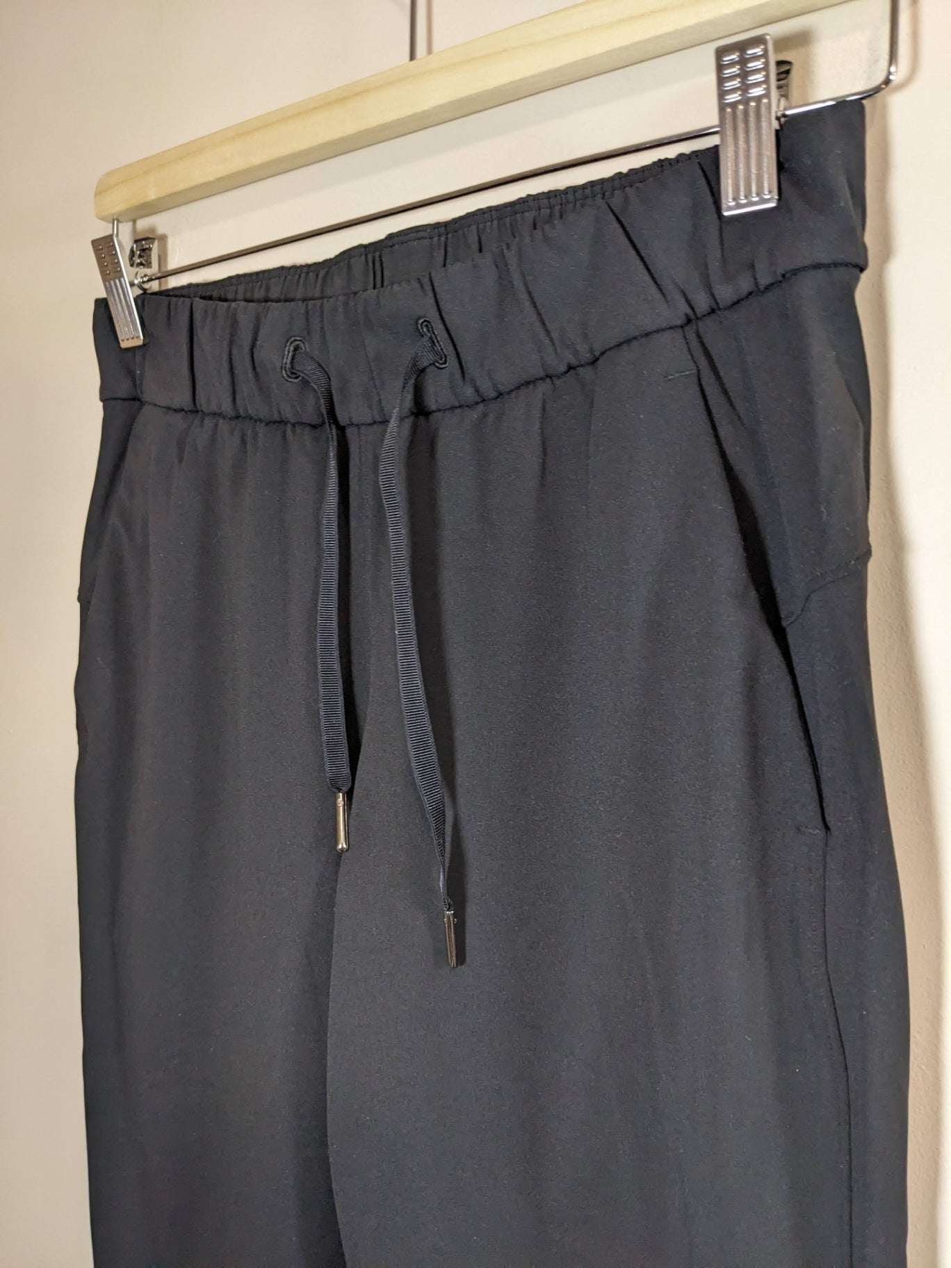 Lululemon Black On The Fly Pants - sz 4