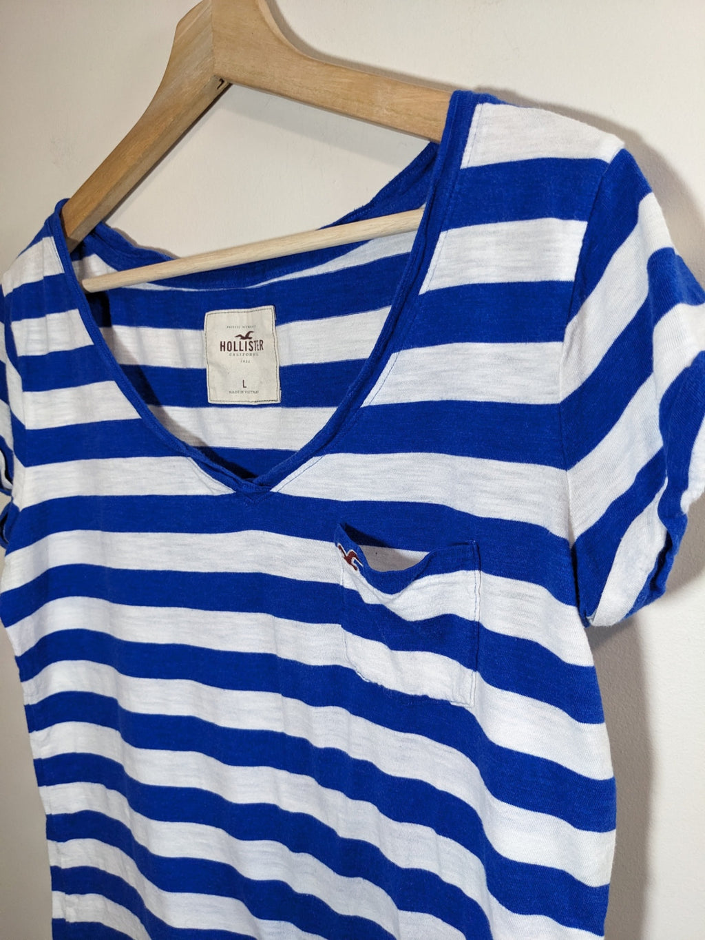 Hollister White & Blue Striped T-Shirt - L