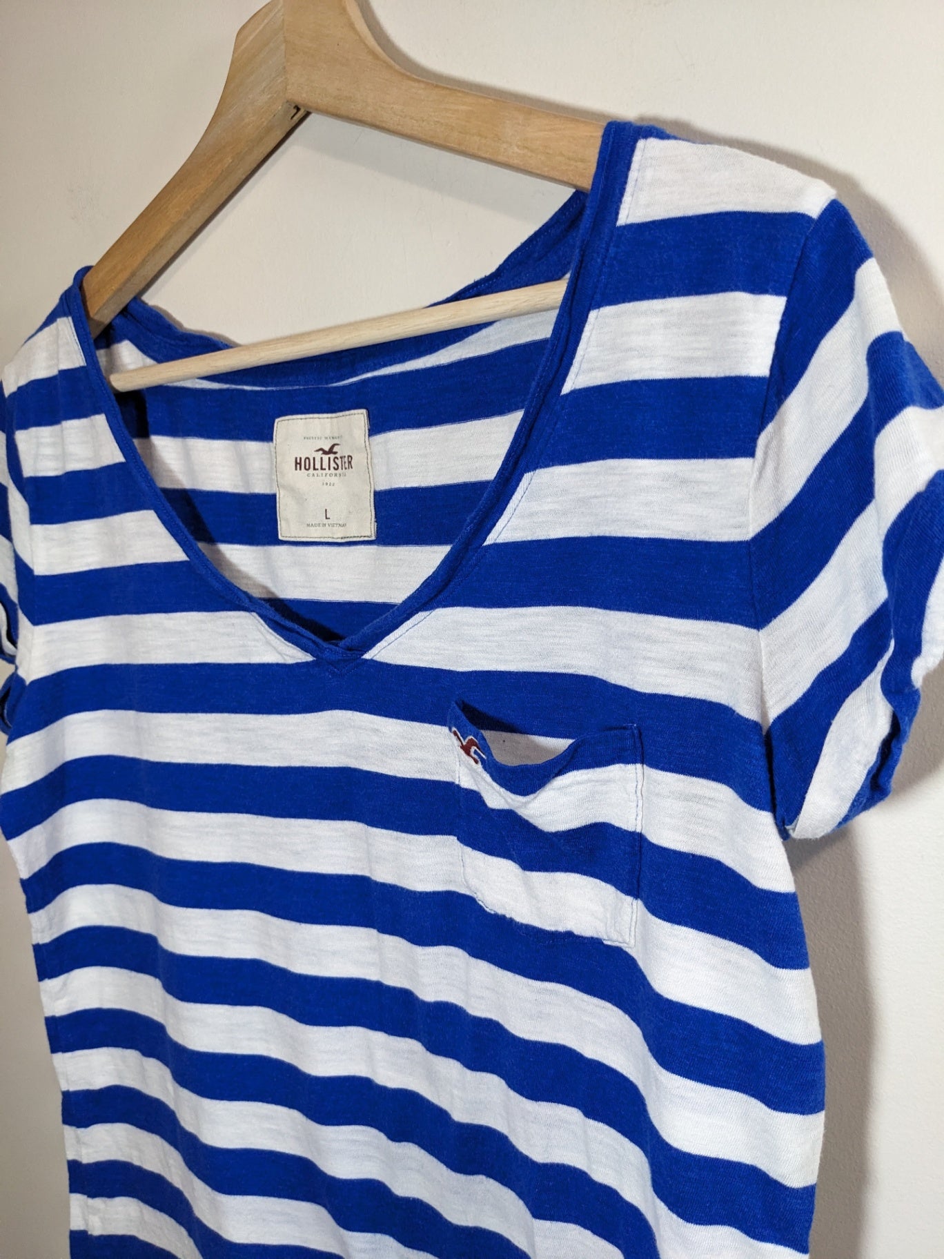 Hollister White & Blue Striped T-Shirt - L