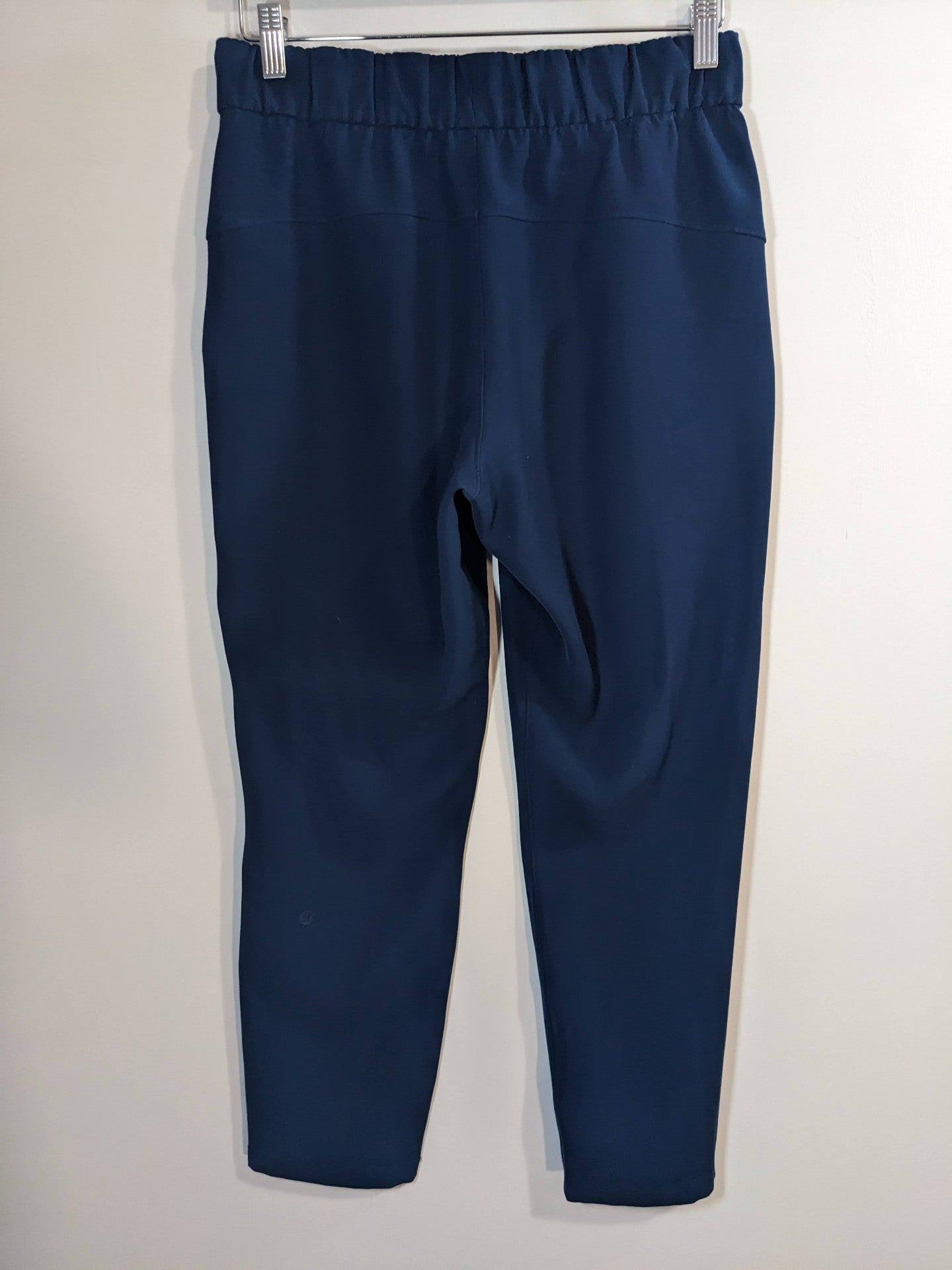 Lululemon Navy On The Fly Pants - sz 6