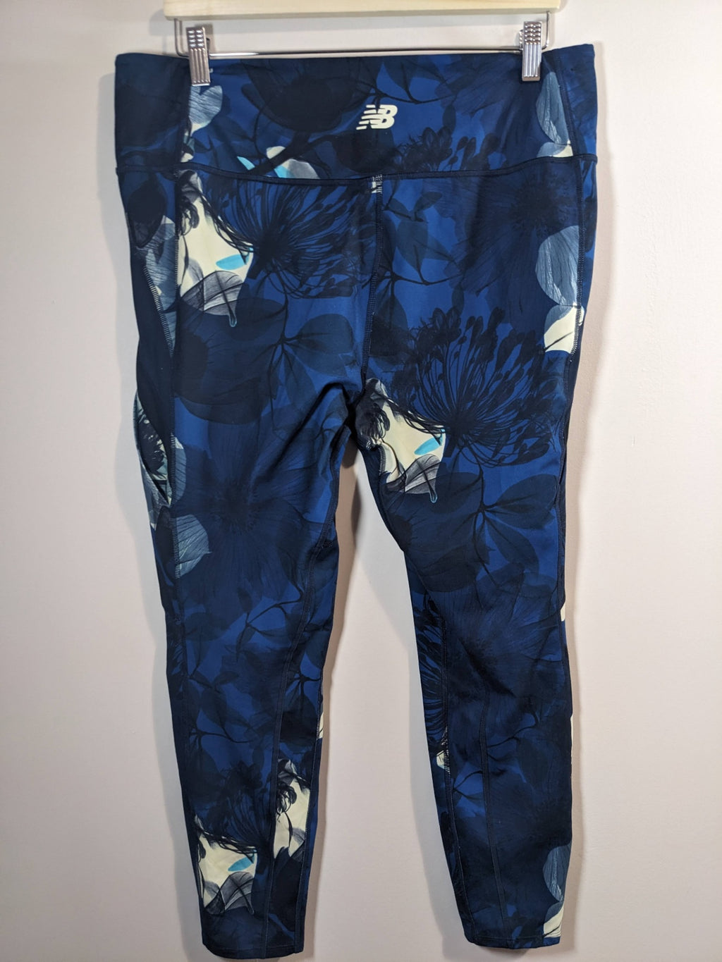 New Balance Blue Floral Leggings - XL
