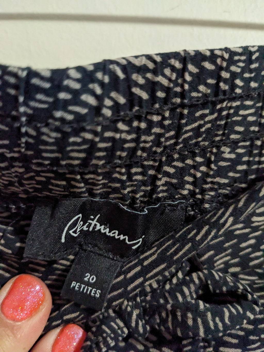 Reitmans Black Pattern Pants - 20 petite