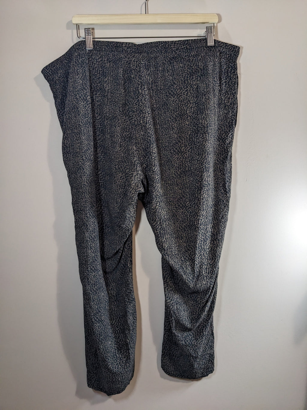 Reitmans Black Pattern Pants - 20 petite