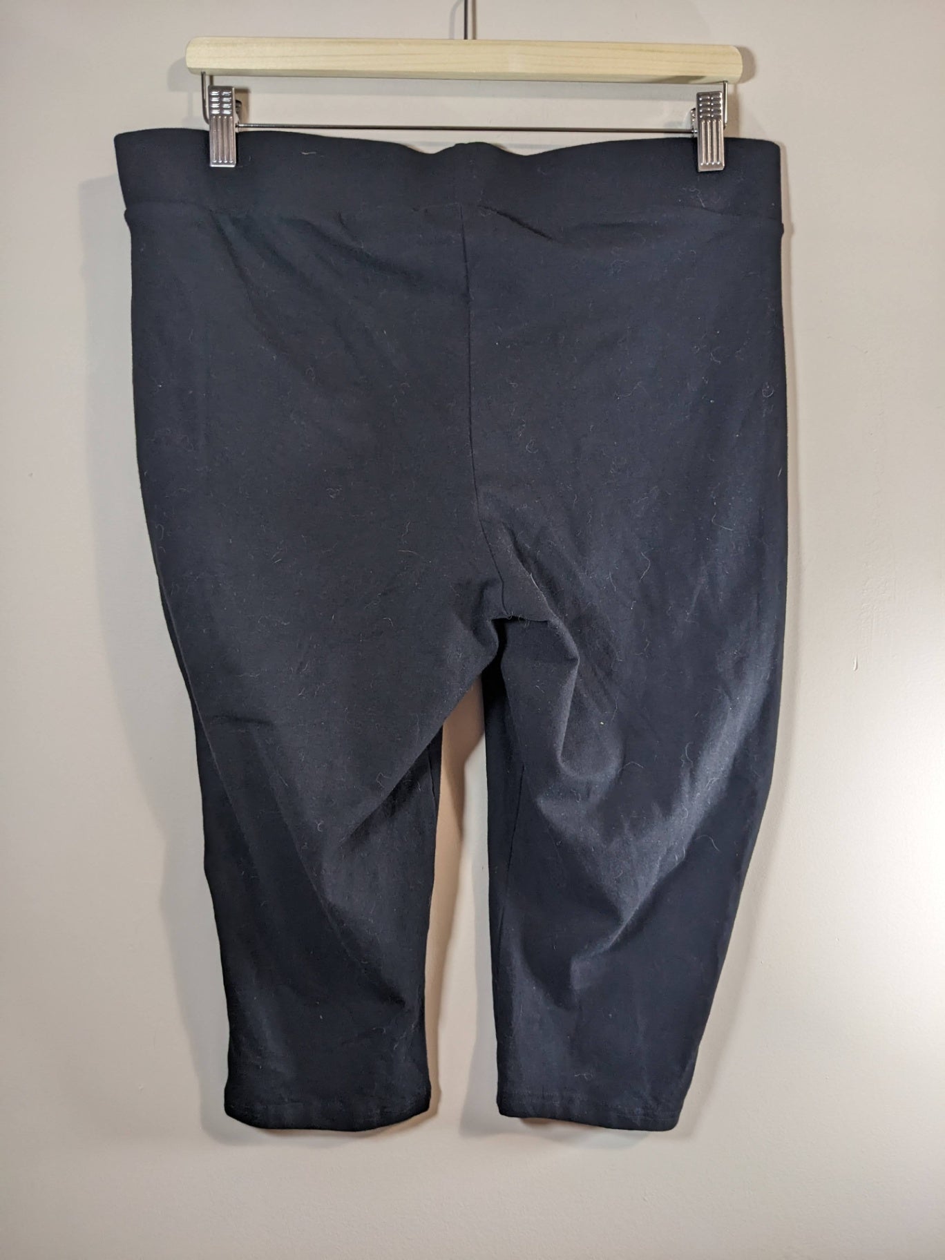 Torrid Black Capri Leggings - 2XL