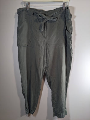 Reitmans Olive Tie Pants - sz 18