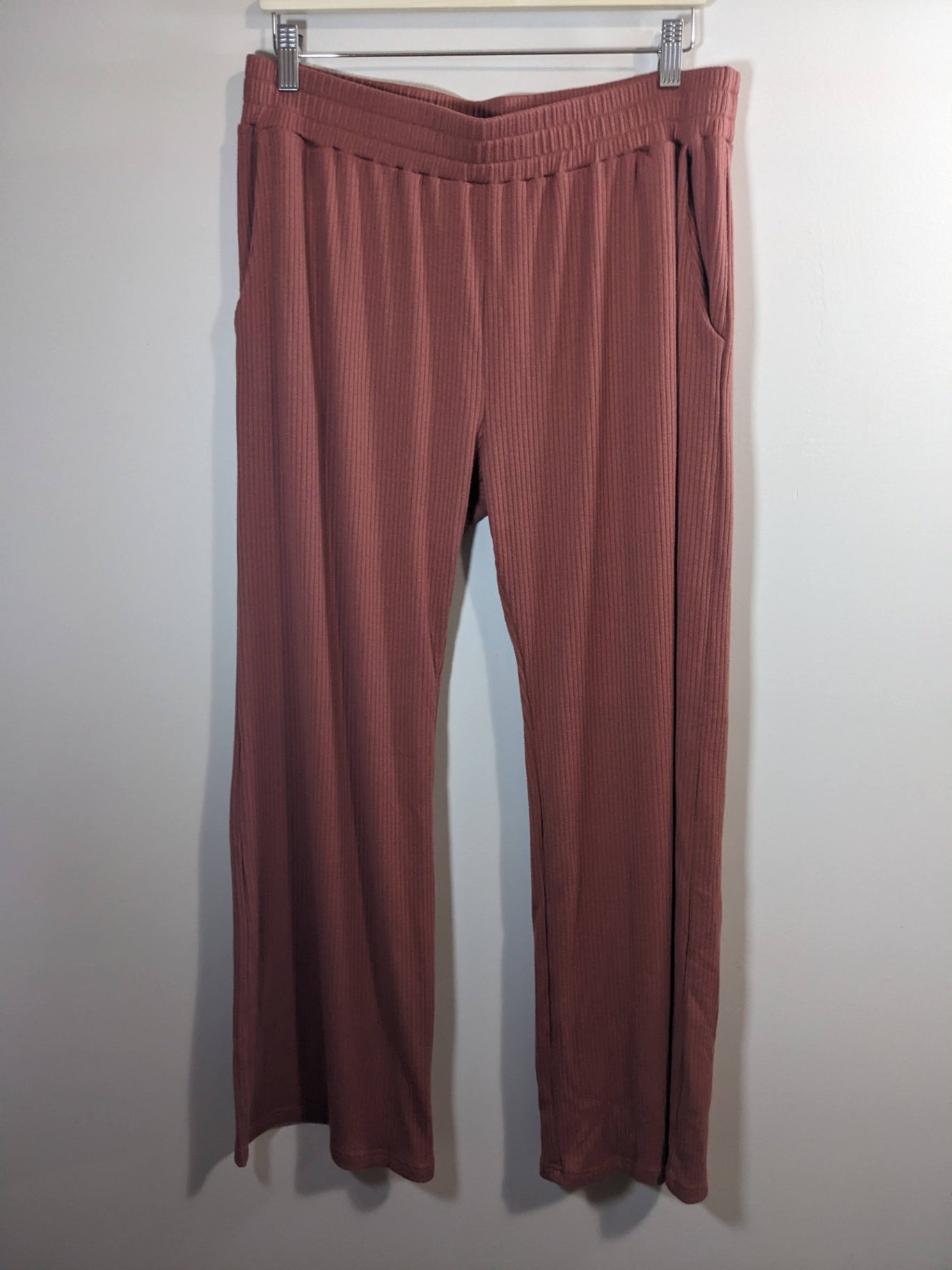 Smash + Tess Loungewear Pants - L