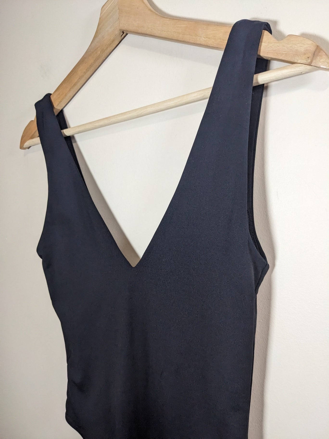 BABATON Black V-neck Bodysuit - S