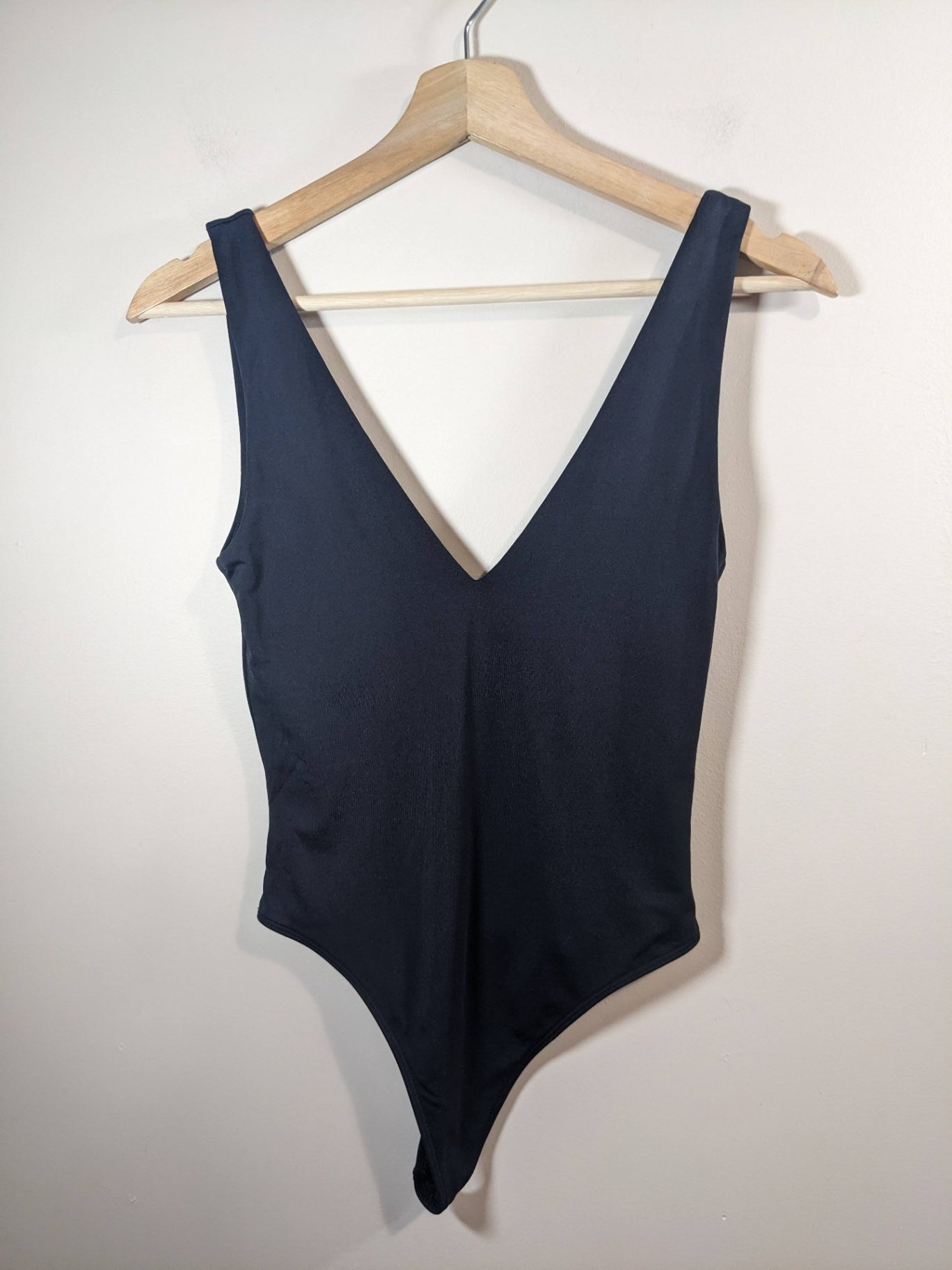 BABATON Black V-neck Bodysuit - S