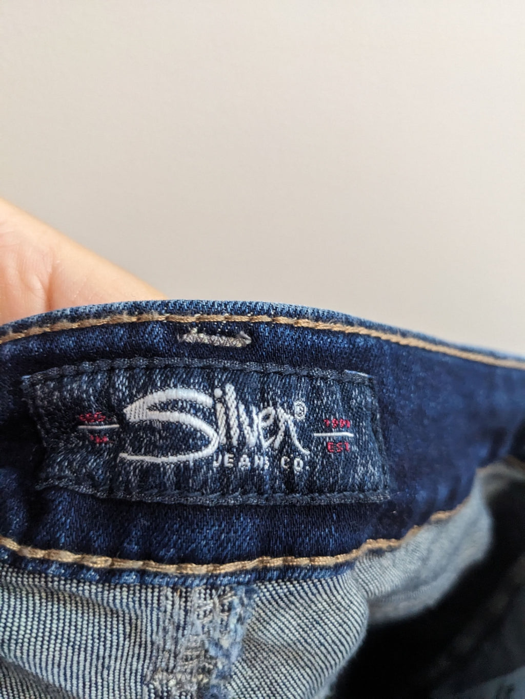 Silver Jeans Co. Suki Capri Denim Jeans - sz 29
