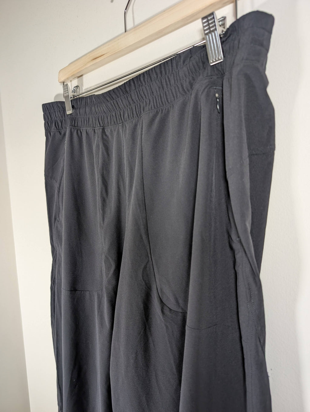 Lululemon black wide leg pant- 14