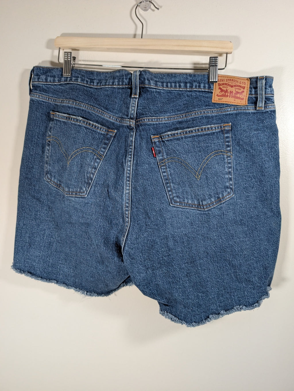 Levi's distressed shorts - 16