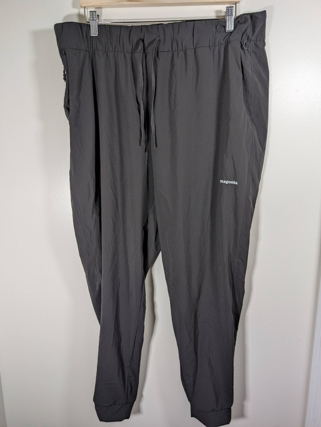 Patagonia black joggers - 2XL