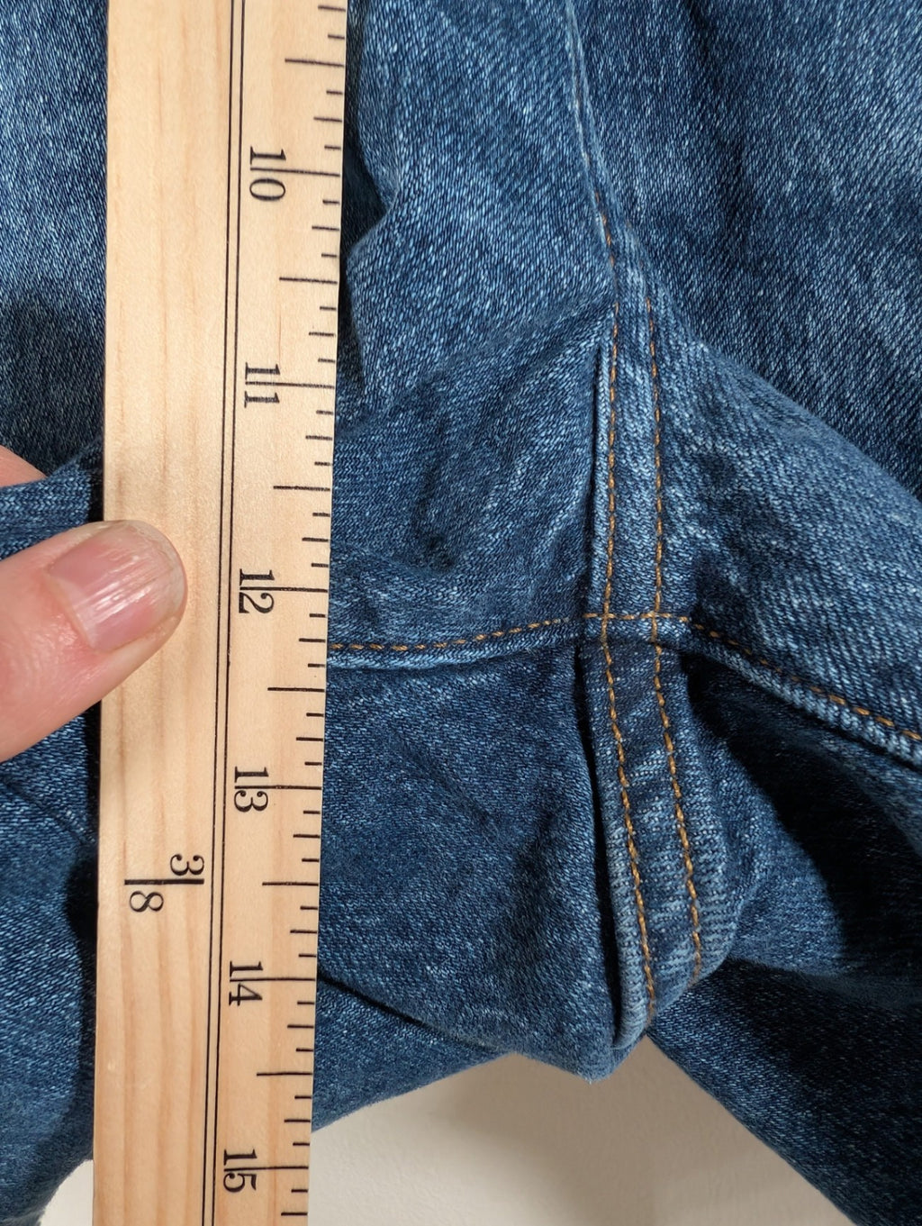 Levi's distressed shorts - 16