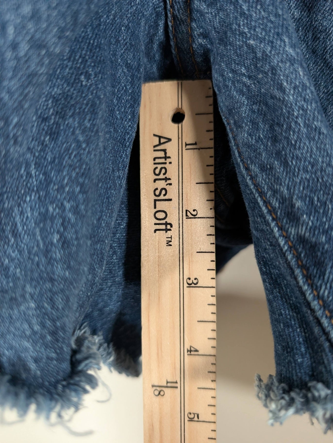 Levi's distressed shorts - 16