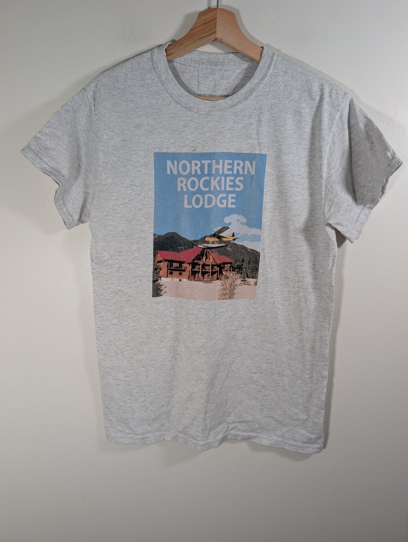 Northern Rockies Lodge graphic tee - appears Small
