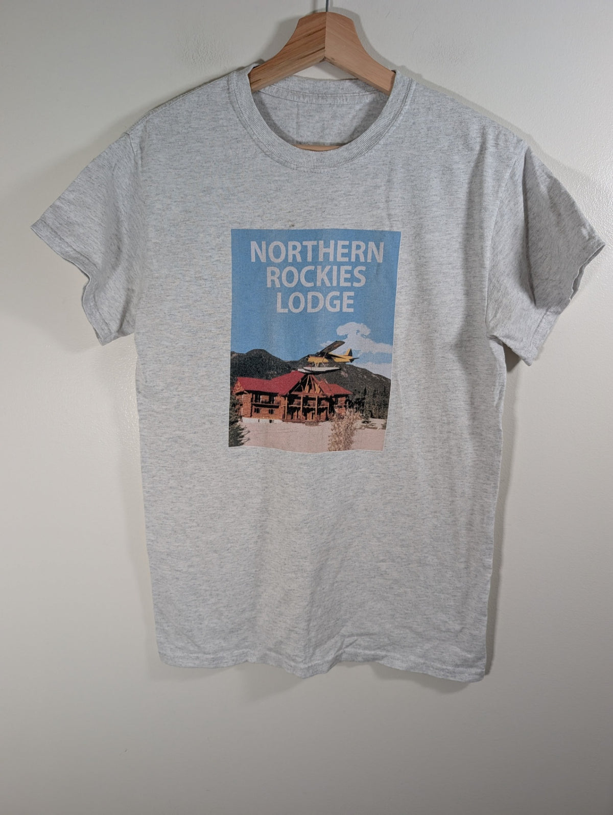 Northern Rockies Lodge graphic tee - appears Small