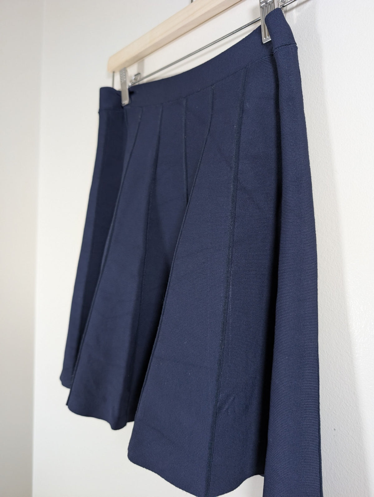 BCBG navy skirt - XS