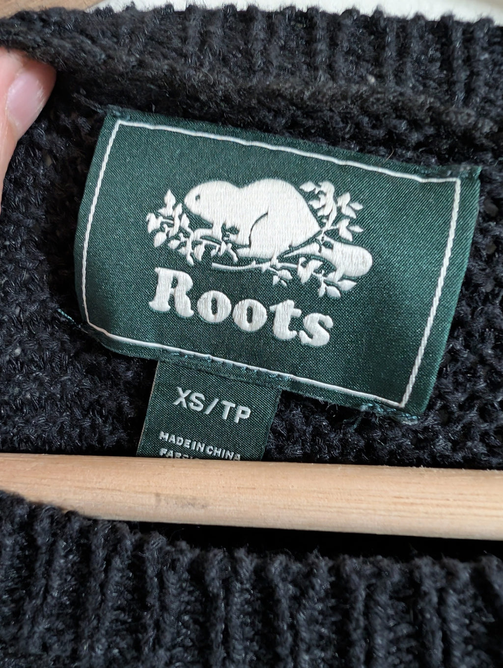 Roots black crop sweater - XS