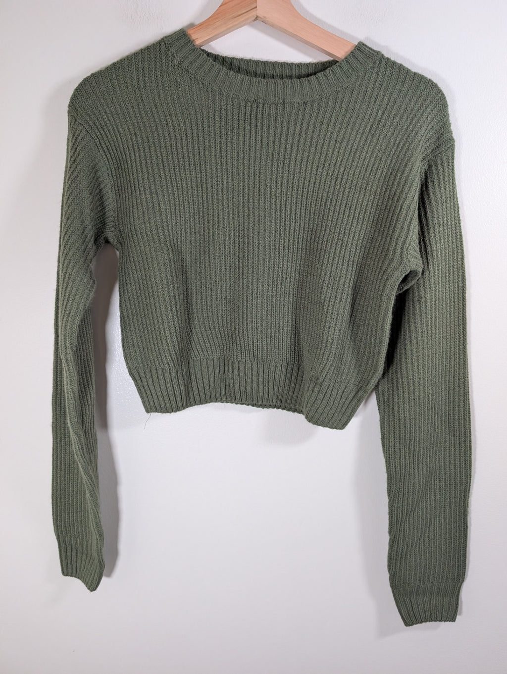 Ardene green crop sweater - Small