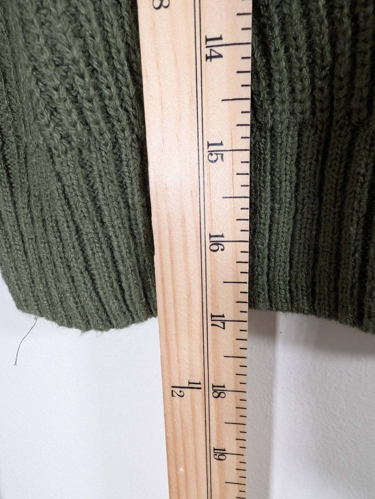Ardene green crop sweater - Small