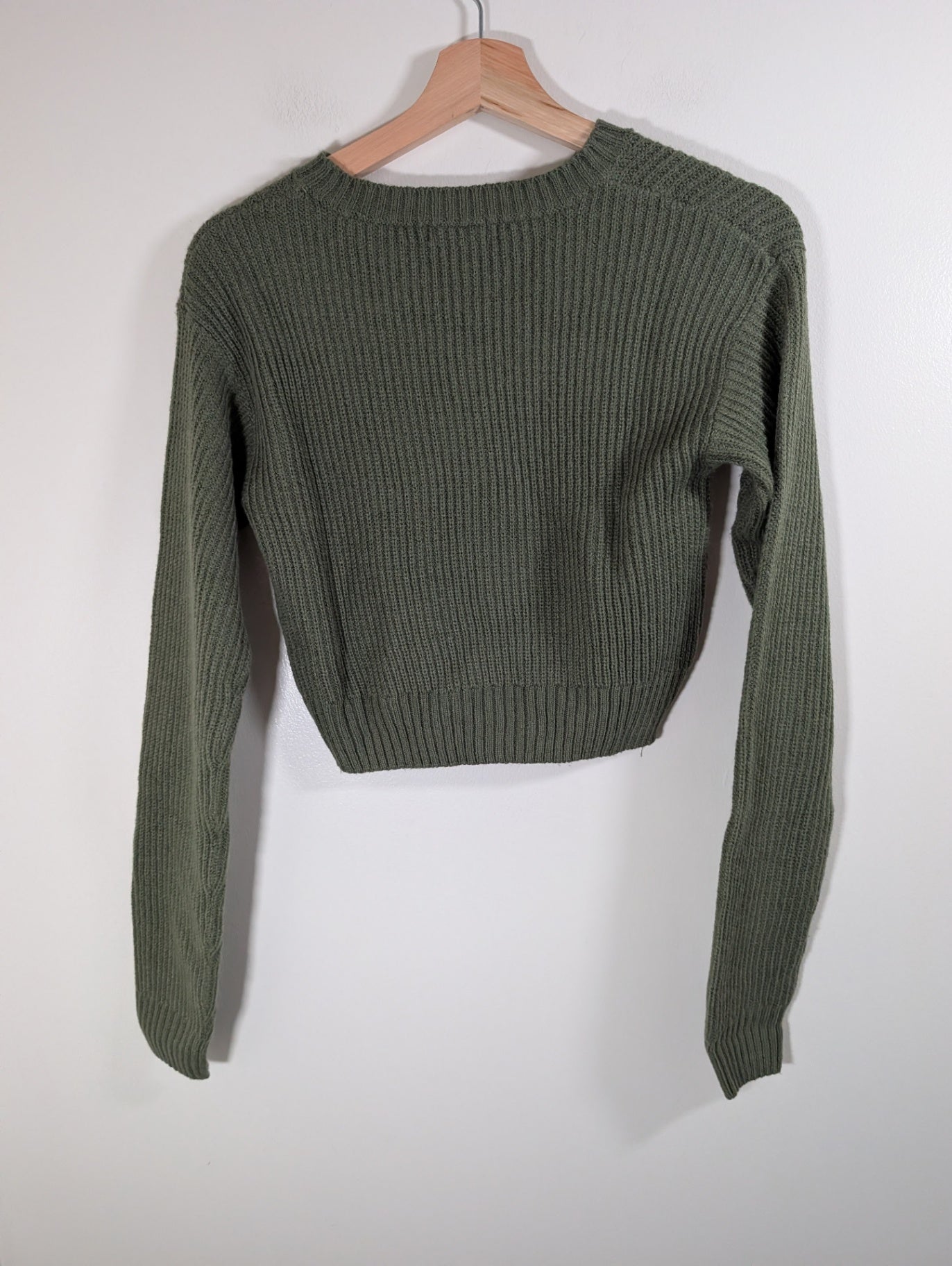 Ardene green crop sweater - Small