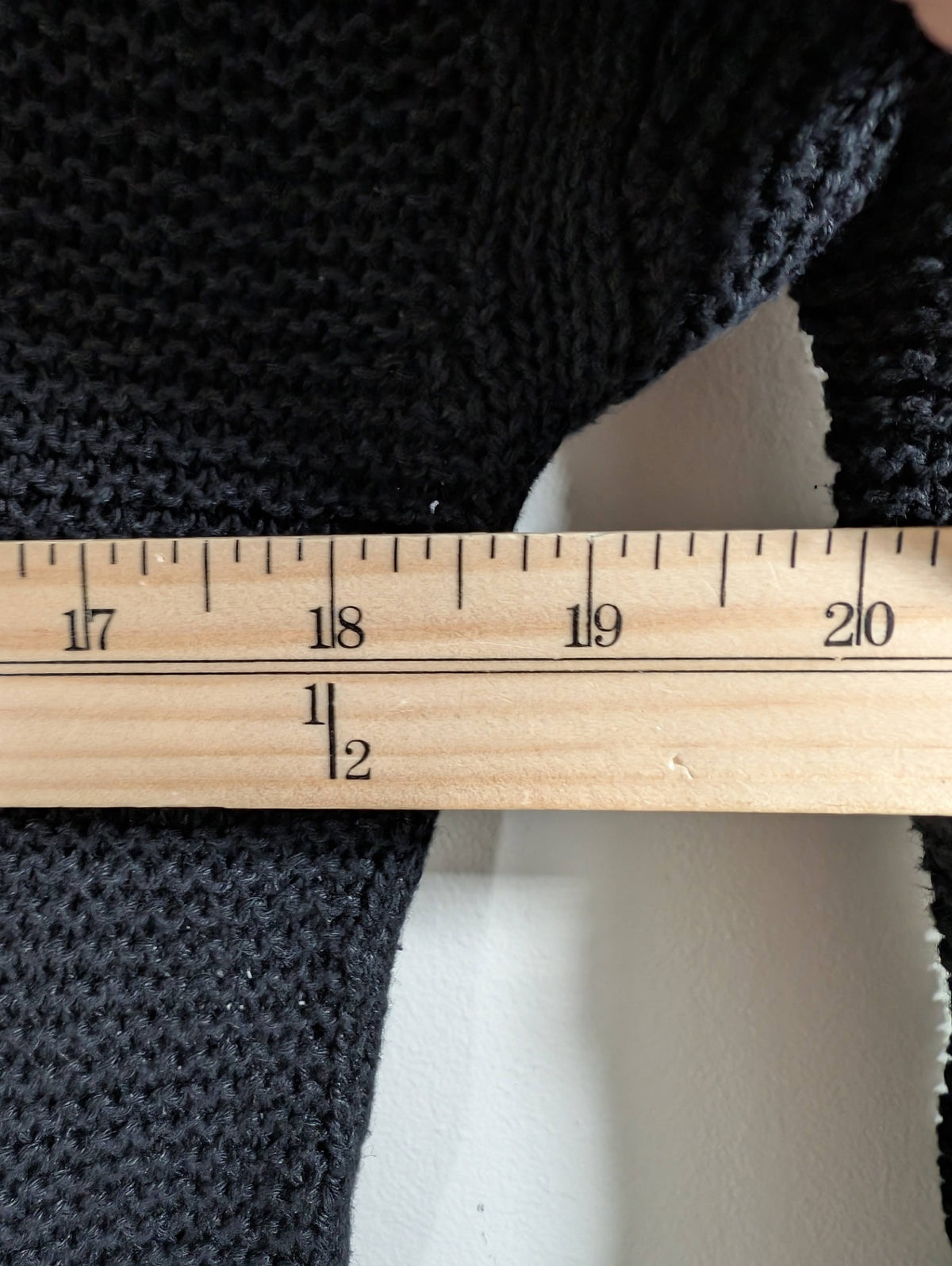 Roots black crop sweater - XS