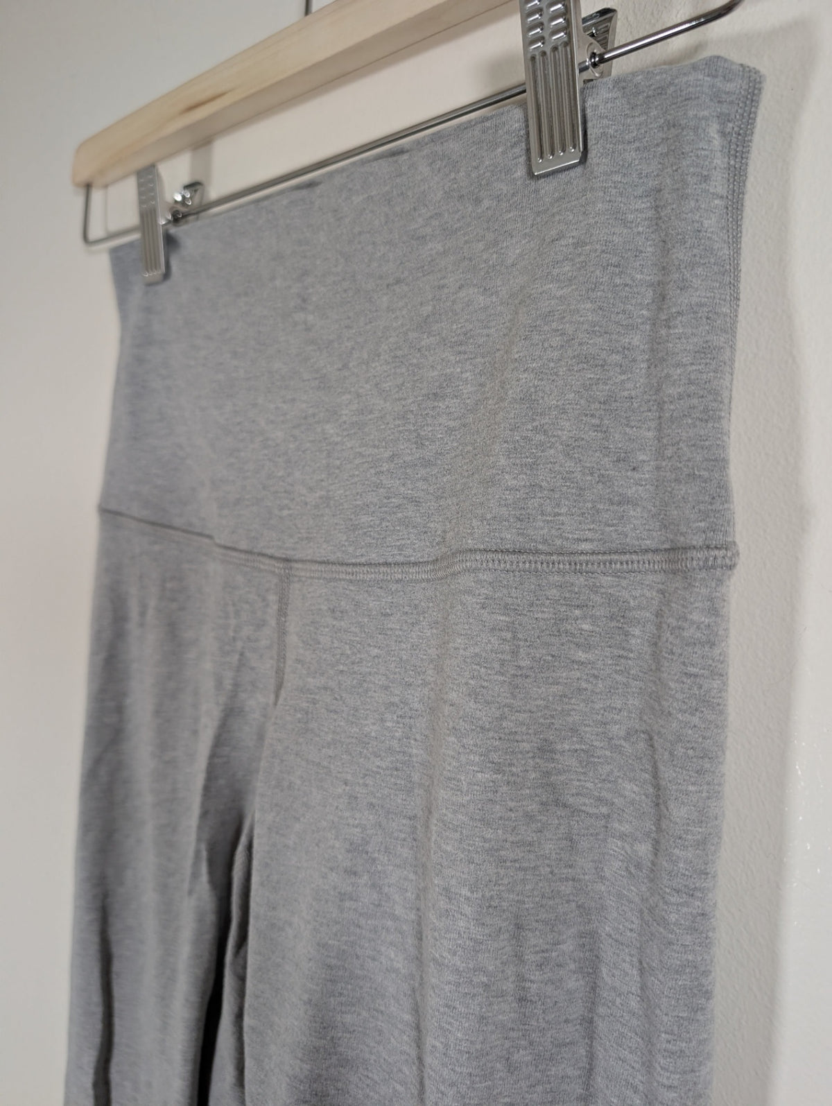 Lululemon grey leggings - appears SZ 2