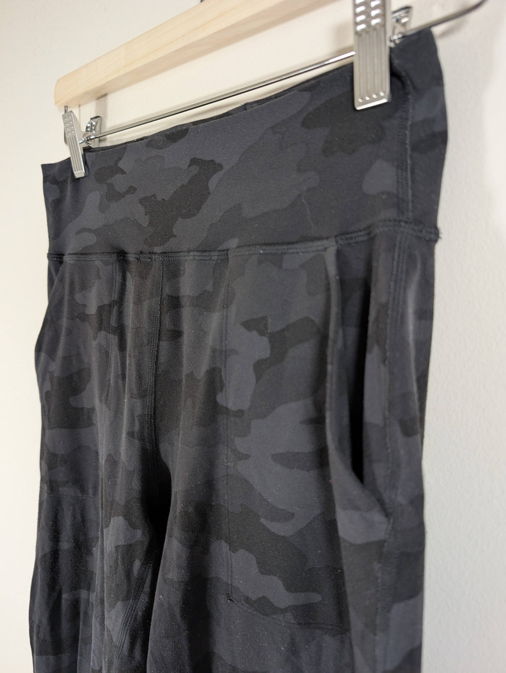Lululemon camo joggers - 6