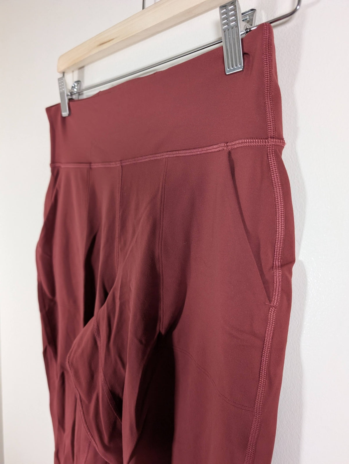 Lululemon burgundy joggers - SZ 8