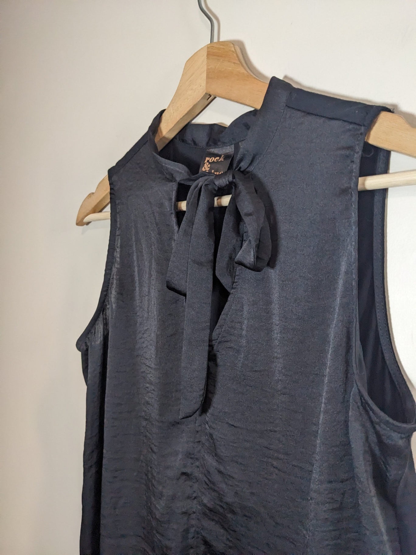 Reitmans Black Tie Blouse - S