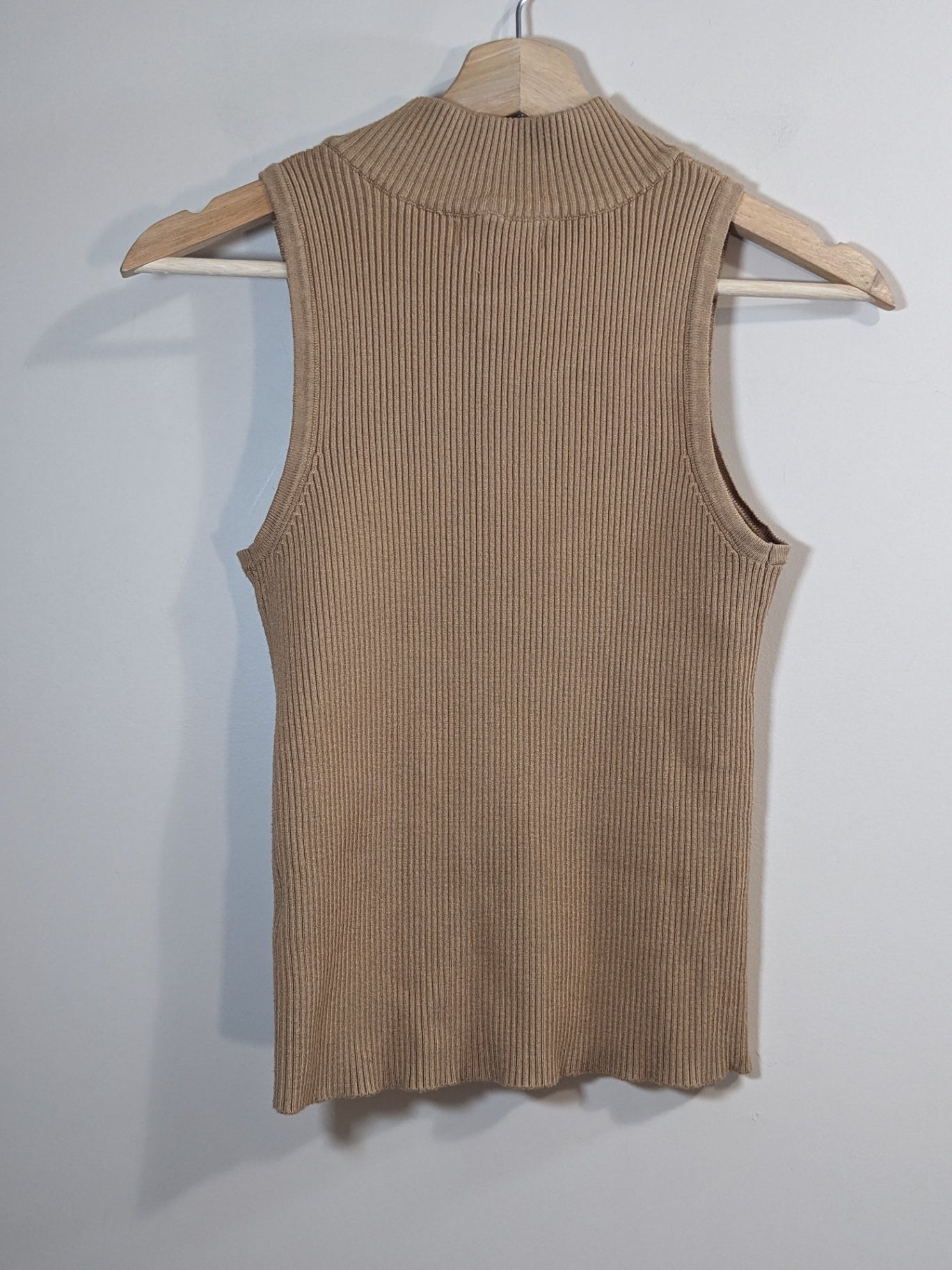 heartloom tan 1/4 zip vest - S