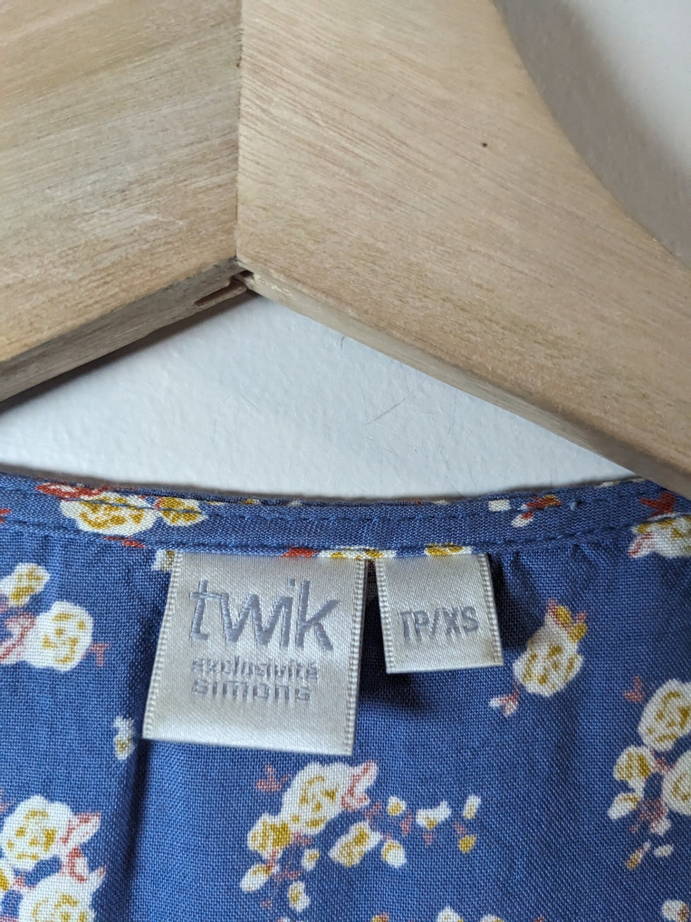 Twik Blue Floral Crop Shirt - XS