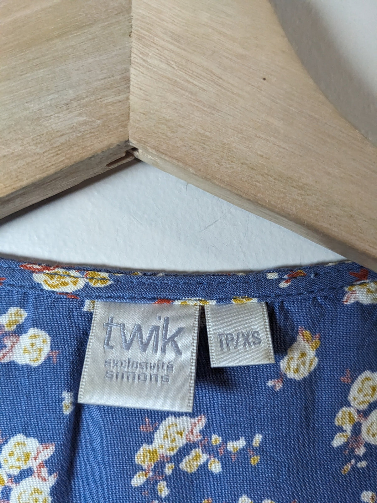 Twik Blue Floral Crop Shirt - XS