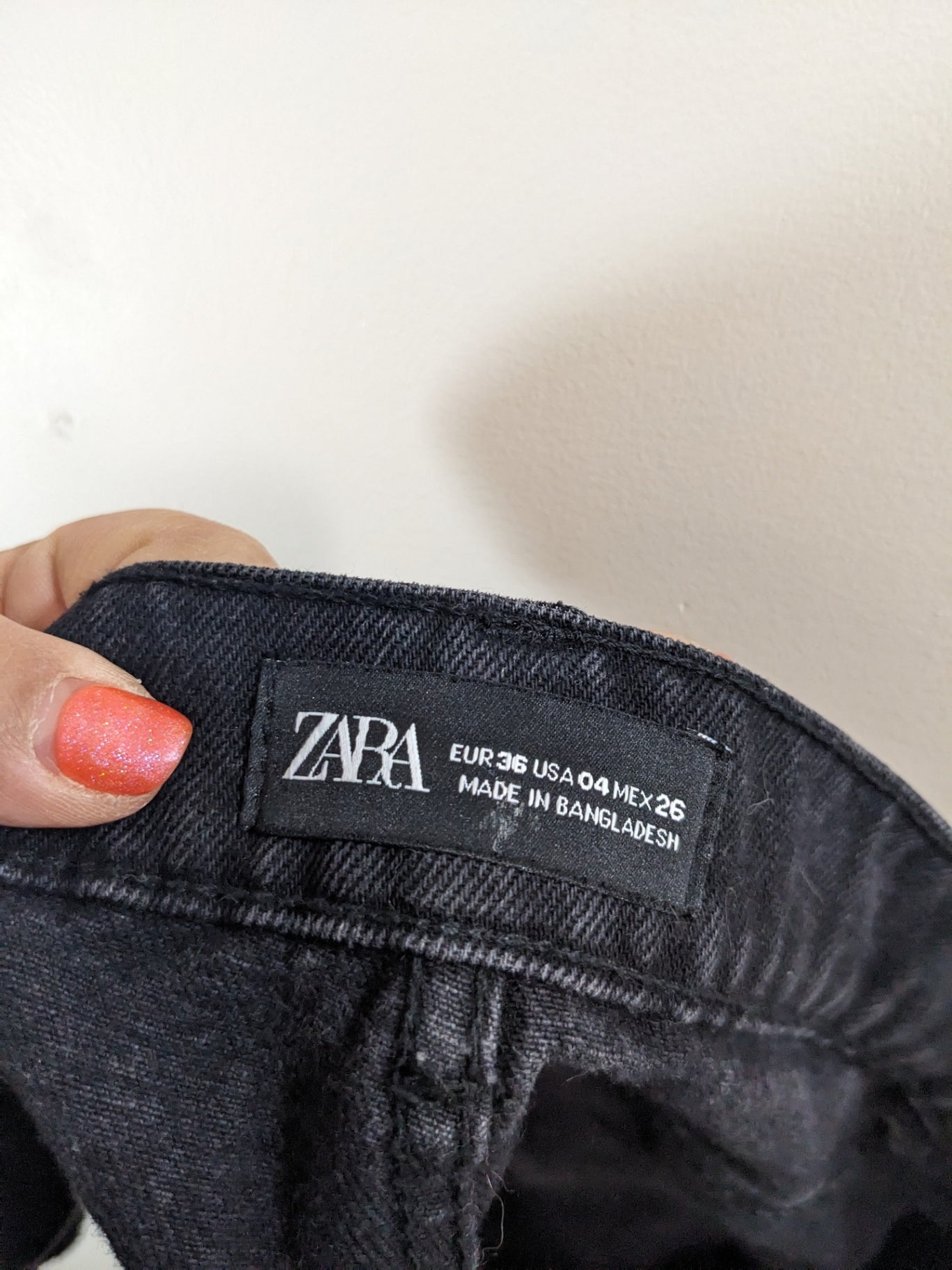 ZARA Distressed Black Denim Shorts - sz 4