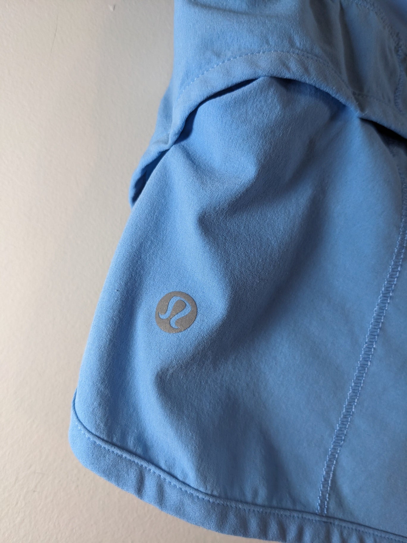 lululemon blue speed shorts - sz 4