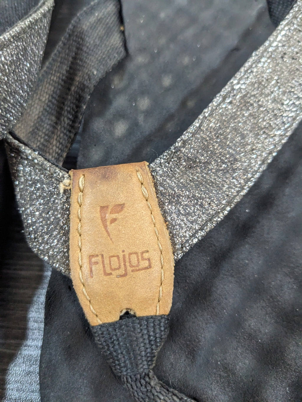 Flojos Black Flip Flop Sandals - sz 7