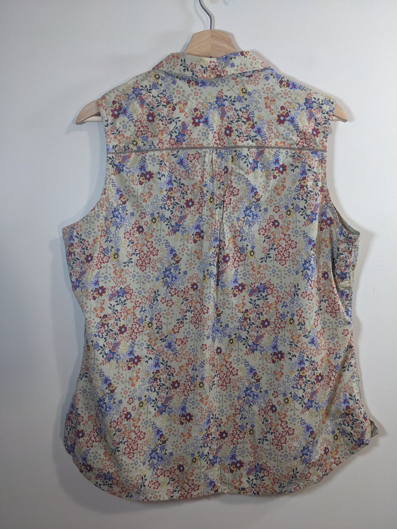 WindRiver Floral Sleeveless Blouse - XL