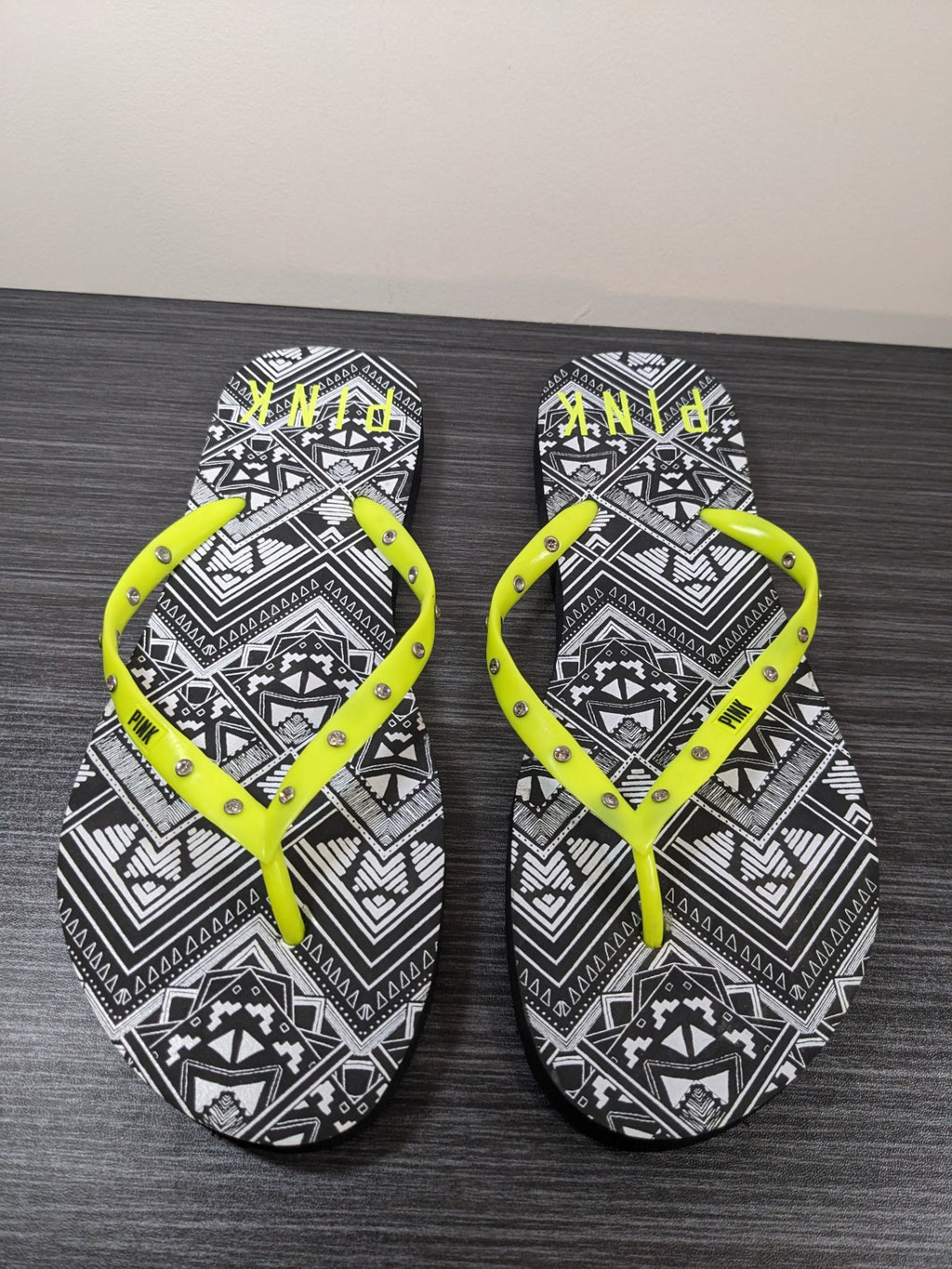NWOT PINK Rhinestone Flip Flop Sandals - sz 8