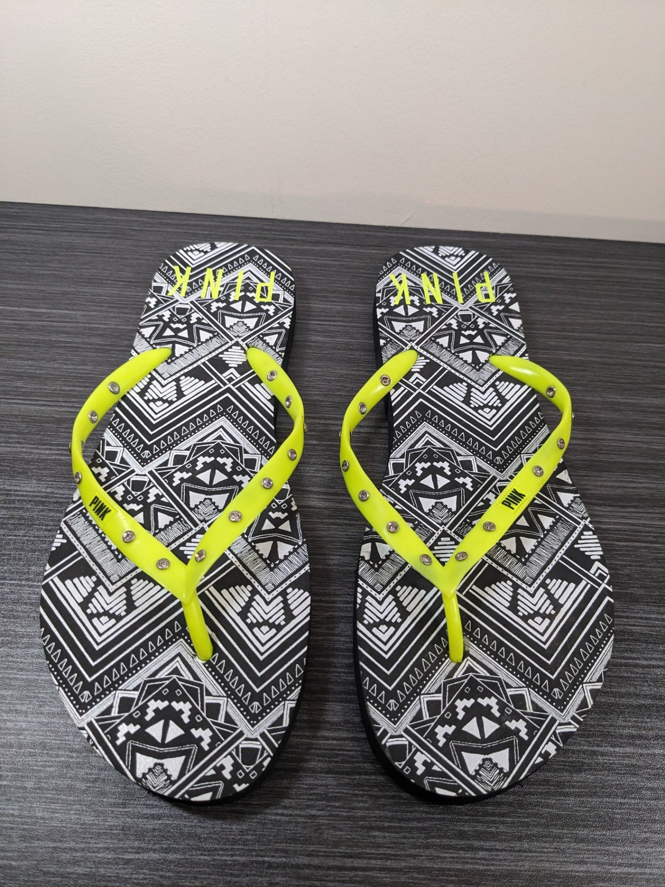 NWOT PINK Rhinestone Flip Flop Sandals - sz 8