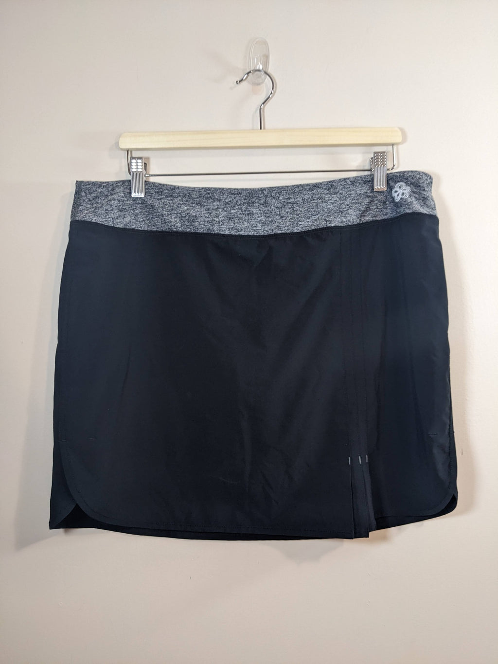 tuff athletics black skort - XL