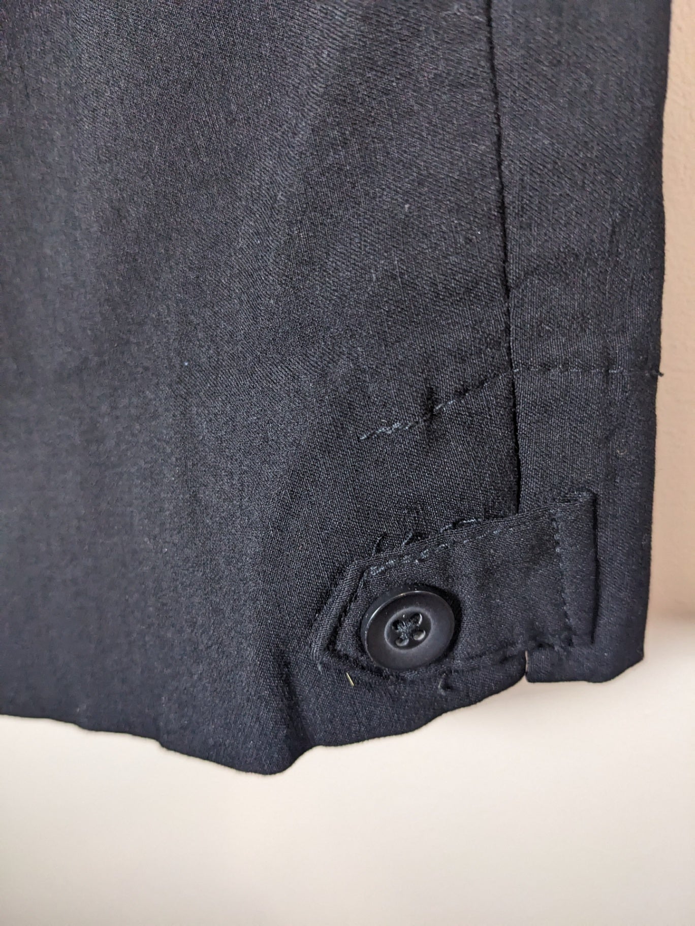 Reitmans Plus Petites Black Shorts - sz 16