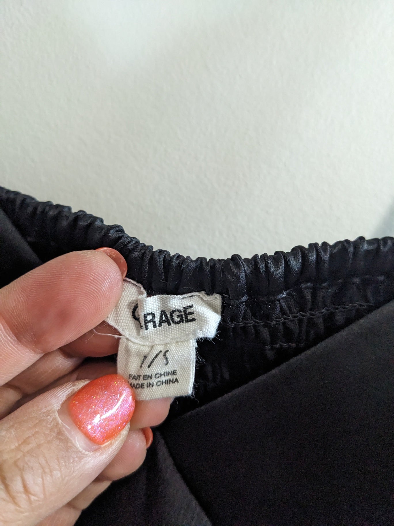 Garage Black Satin Crop - S