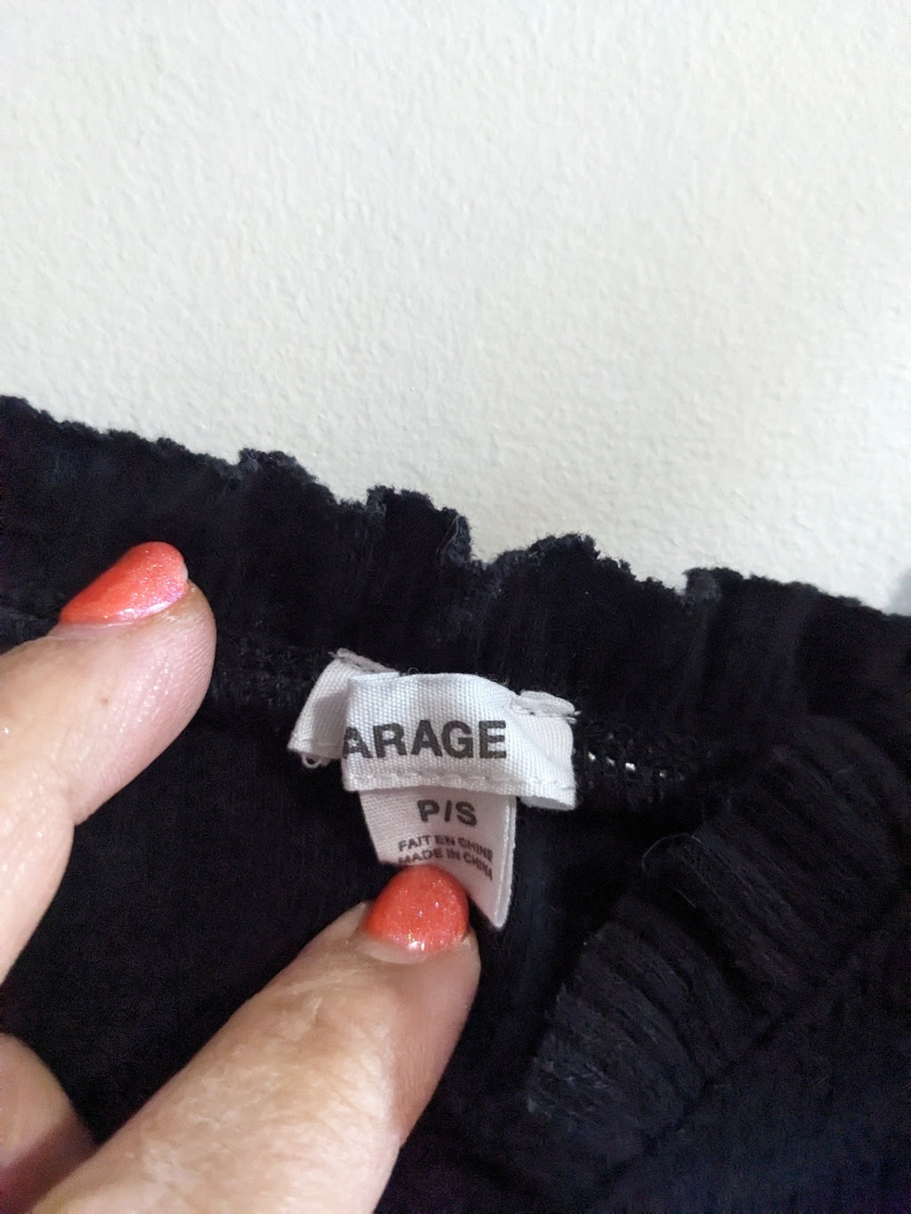 Garage Ribbed Black Crop Tank - S