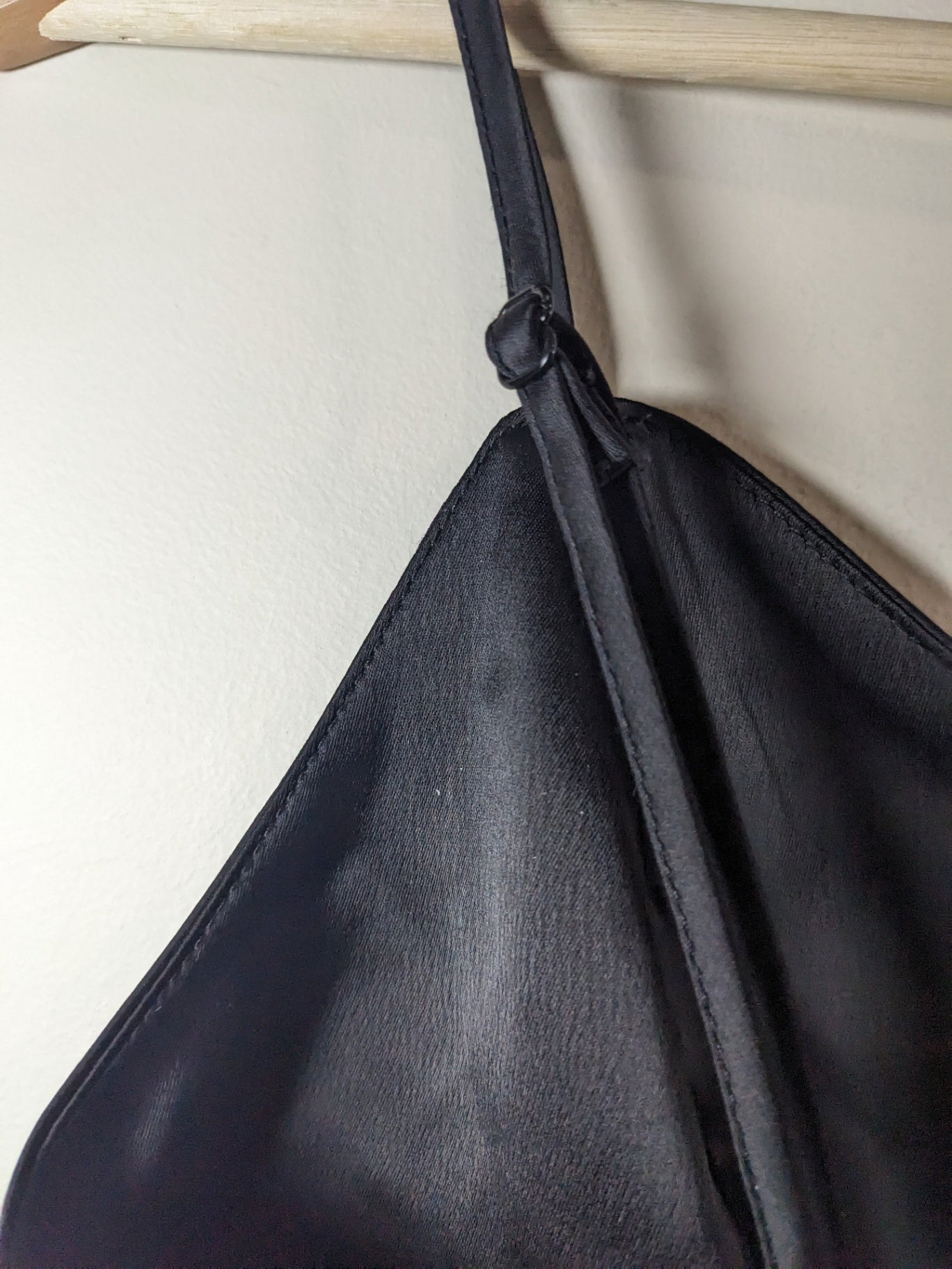 Garage Black Satin Crop - S