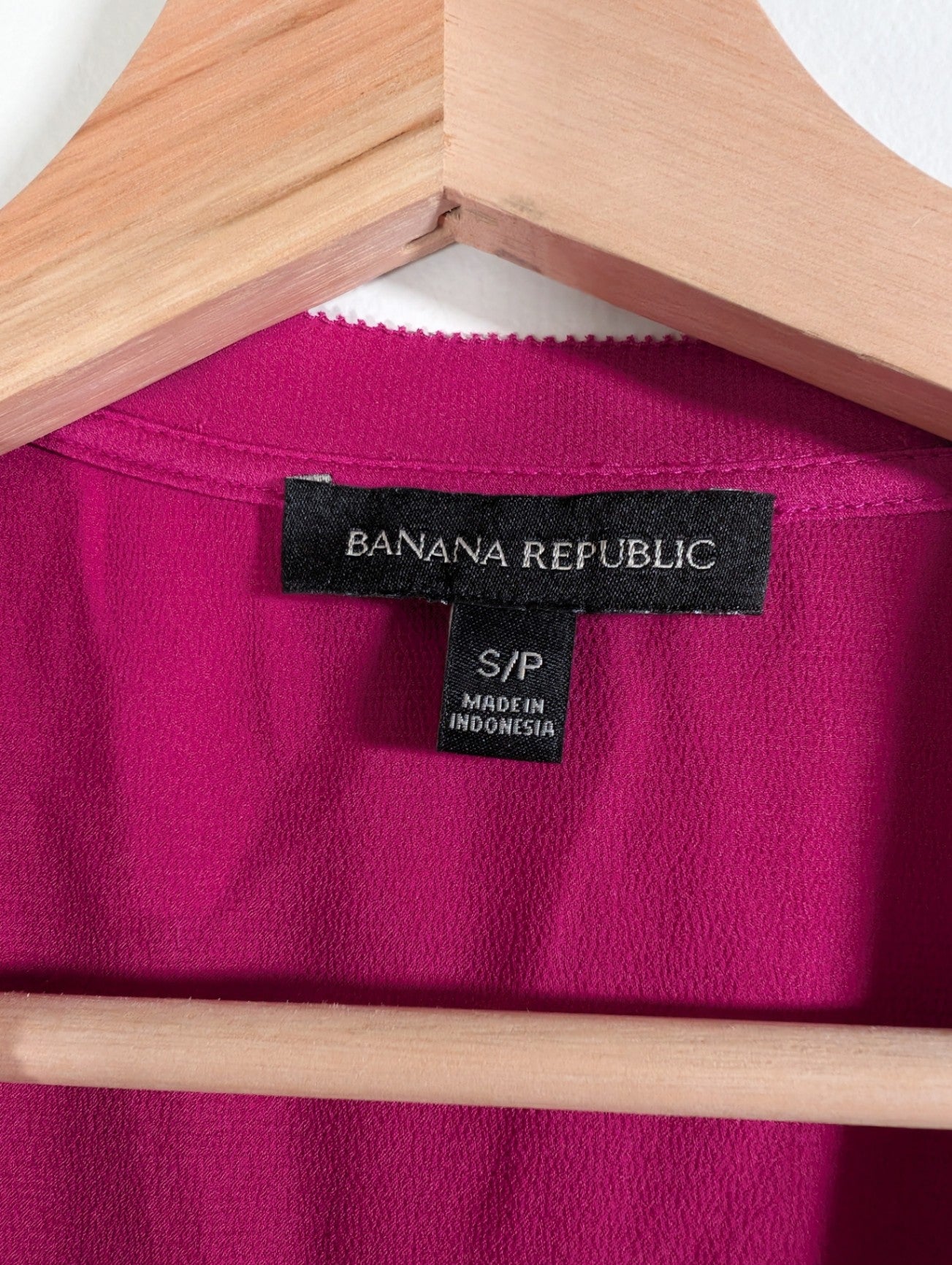 Banana Republic fuchsia blouse - Small