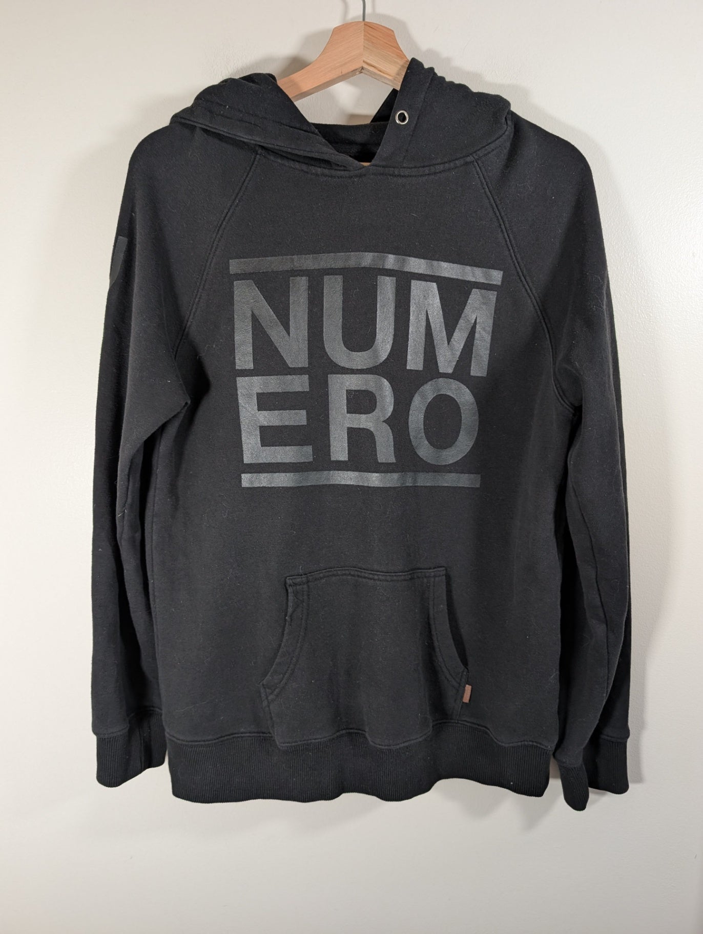 Numero hoodie - Large
